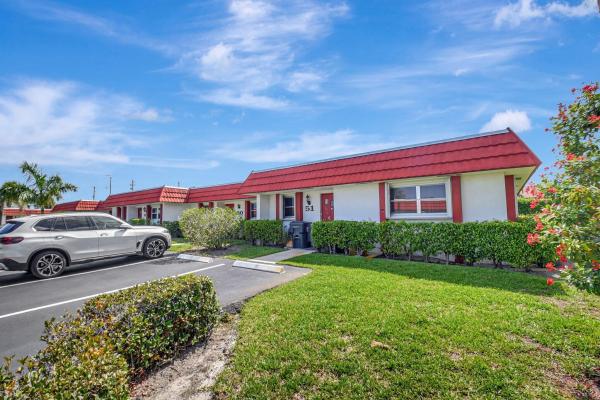 Cresthaven Townhomes, 5800 Fernley Dr #51, Greenacres, Florida 33415, image 1