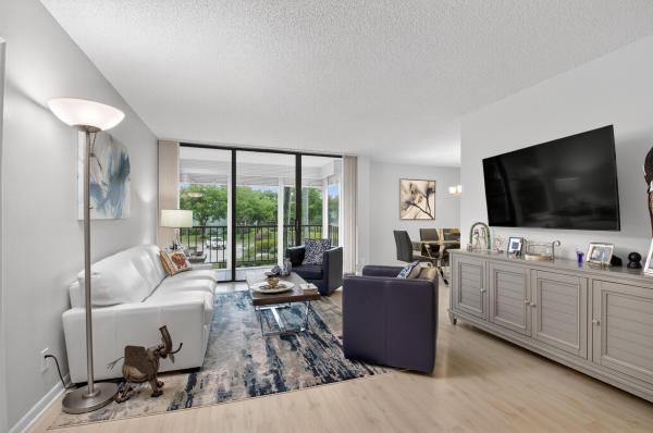 Willow Wood Midrise At Boca Country Club, 6815 Willow Wood Dr #4022, Boca Raton, Florida 33434, image 1