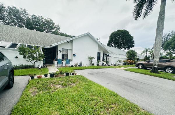 The Villas Of Waterberry, 10900 Waterberry Ct, Boca Raton, Florida 33498, image 1