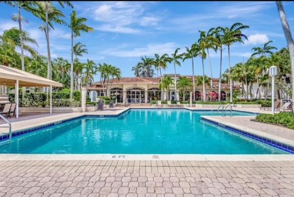 The Sterling Villages Of Palm Beach Lakes, 20201 Glenmoor Dr #20201, West Palm Beach, Florida 33409, image 1