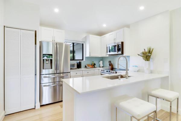 Club Cottages, 302 Club Dr, Palm Beach Gardens, Florida 33418, image 1