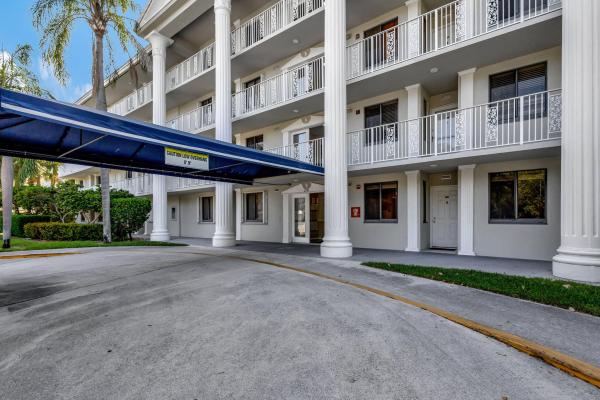 Whitehall Village, 2741 Village Blvd #104, West Palm Beach, Florida 33409, image 3