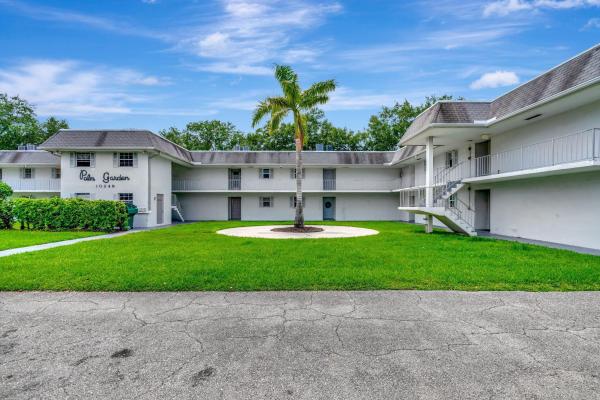 Palm Garden Apartments, 10249 N Military Trl #206, Palm Beach Gardens, Florida 33410, image 1