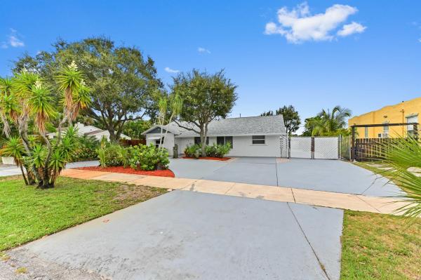 Kelsey City, 522 Evergreen Dr, Lake Park, Florida 33403, image 1