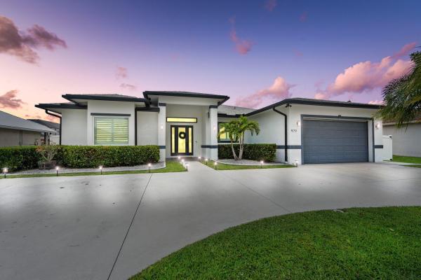 979 SW Mcdevitt Ave, Port St. Lucie, Florida 34953, image 1