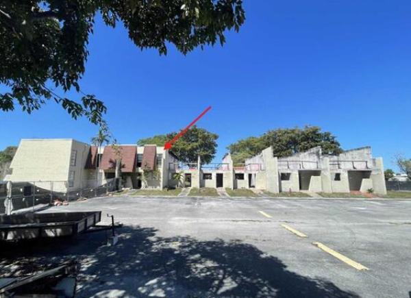 8921 Palm Tree Ln #8921, Pembroke Pines, Florida 33024, image 1