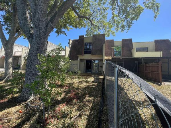 Westview, 8921 Palm Tree Ln, Pembroke Pines, Florida 33024, image 1