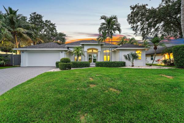 Waterway Manor, 14019 N Miller Dr, Palm Beach Gardens, Florida 33410, image 1