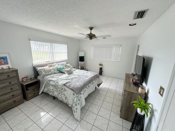 Golden Lakes Village, 106 Lake Helen Dr, West Palm Beach, Florida 33411, image 1
