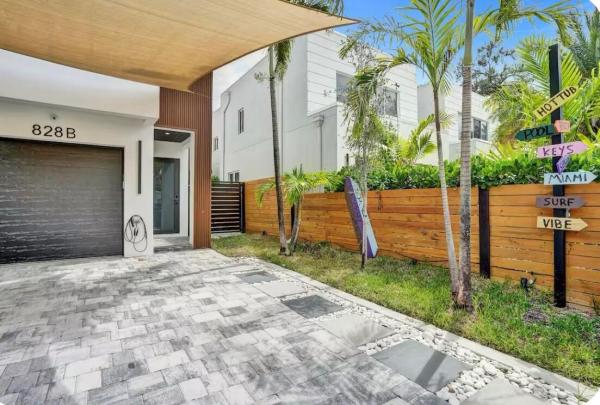 Orchid Grove, 828 SW 16th St #B, Fort Lauderdale, Florida 33315, image 1