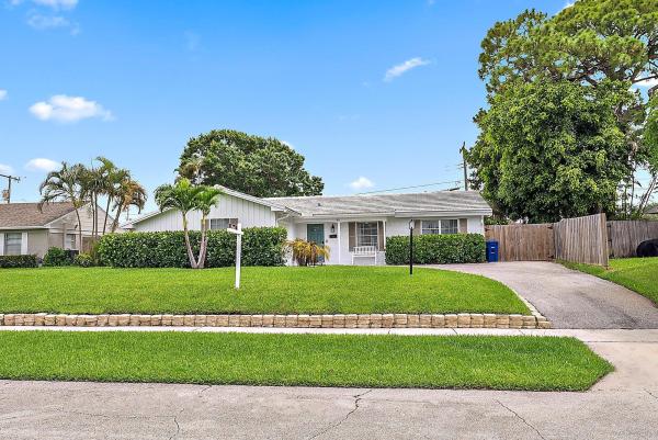 Lake Park Residential, 911 Poplar Dr, Lake Park, Florida 33403, image 1