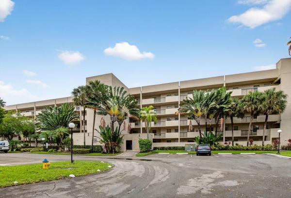 Tradewinds, 2900 NW 42nd Ave #402, Coconut Creek, Florida 33066, image 1