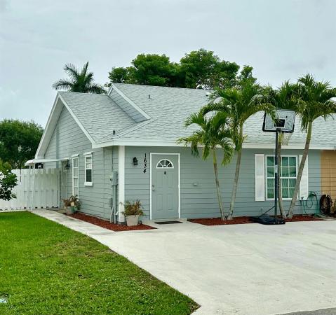 Royal Forest Townhouses, 1634 Royal Forest Ct, West Palm Beach, Florida 33406, image 1