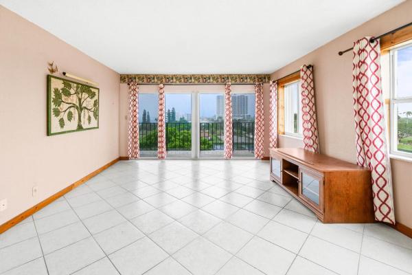 Lake Harbour Towers East, 801 Lake Shore Dr #619, Lake Park, Florida 33403, image 2