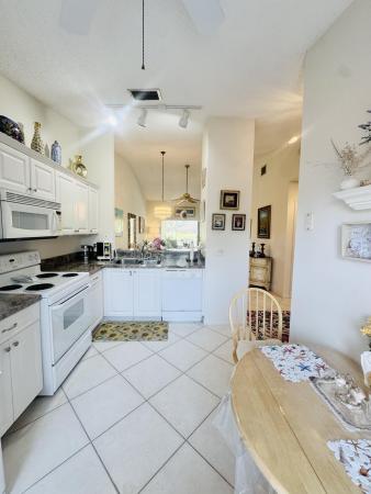 Oakwood Lakes, 3815 Lace Vine Ln, Boynton Beach, Florida 33436, image 3