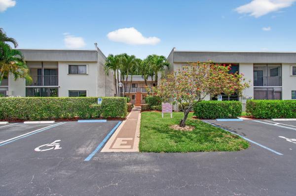 Pembridge At Lakes Of Delray, 15450 Pembridge Ave #189, Delray Beach, Florida 33484, image 1
