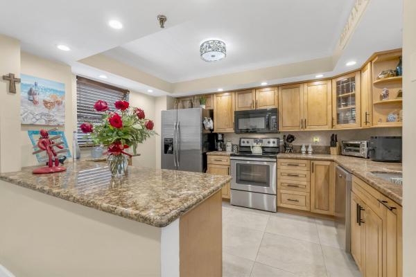 Voyager, 2900 NE 14th St Cswy #203, Pompano Beach, Florida 33062, image 1