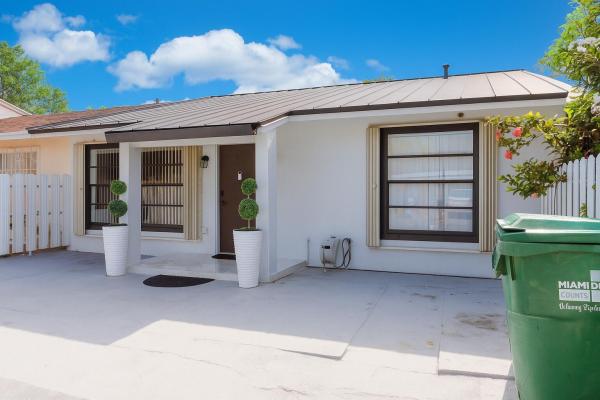 Kings Gardens, 4416 NW 185th St, Miami Gardens, Florida 33055, image 1