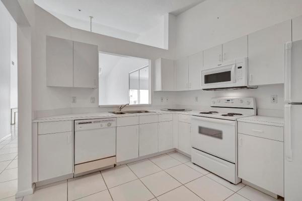 5952 Regal Glen Dr #204, Boynton Beach, Florida 33437, image 1