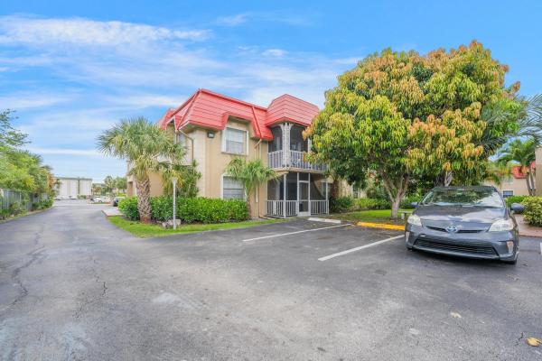 Brookfield Gardens, 495 SE 8th St #147, Deerfield Beach, Florida 33441, image 1