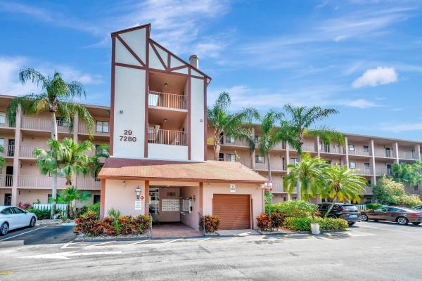 Huntington Lakes 4, 7280 Amberly Ln #110, Delray Beach, Florida 33446, image 1