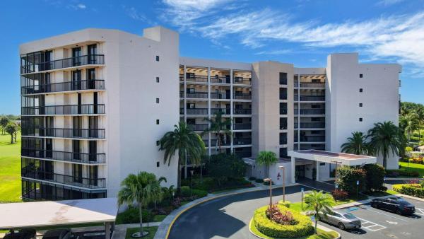 Valencia At The Fountains Of Palm Beach, 5279 Fountains Dr #304, Lake Worth Beach, Florida 33467, image 1