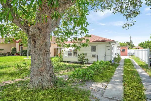 Lake Worth Heights, 1215 18th Ave, Lake Worth Beach, Florida 33460, image 1