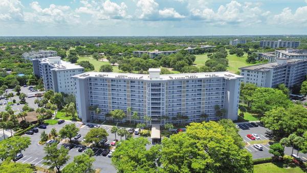 Palm-Aire Country Club 10, 625 Oaks Dr #304, Pompano Beach, Florida 33069, image 1