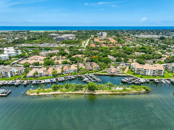 Oak Harbour, 325 Oak Harbour Dr, Juno Beach, Florida 33408, image 2