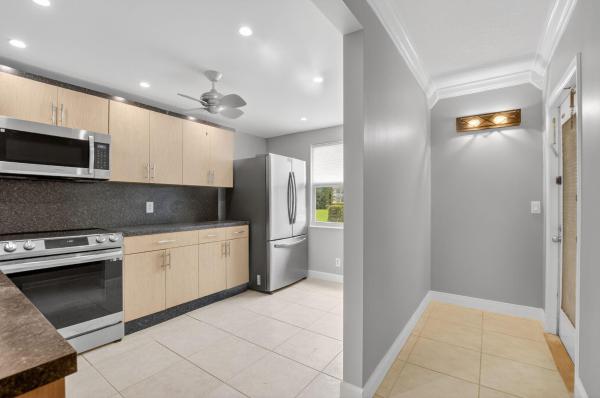 Lincoln At Century Village, 1001 Lincoln A, Boca Raton, Florida 33434, image 1