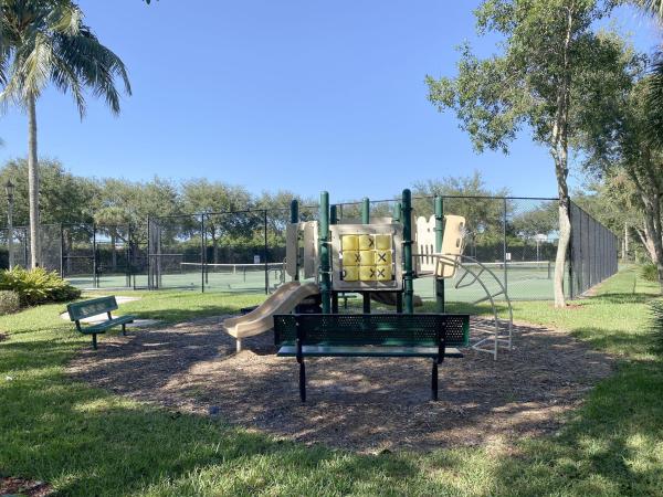 Tahoe At Lakes Of Laguna, 4414 Lake Lucerne Cir, West Palm Beach, Florida 33409, image 1