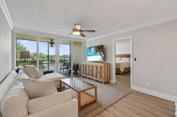 Boca Bayou, 22 Royal Palm Way #205, Boca Raton, Florida 33432, image 1