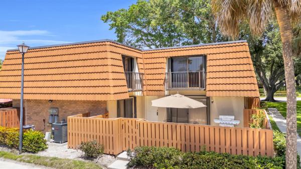 Village Of Sandalwood Lakes North, 182 Charter Way, West Palm Beach, Florida 33407, image 1