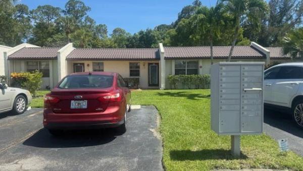 Golden Lakes Village, 118 Lake Olive Dr, West Palm Beach, Florida 33411, image 1