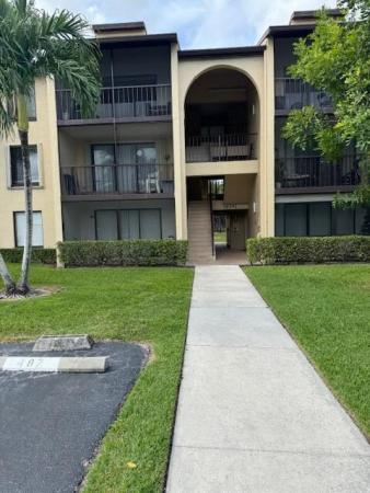 Pine Ridge North 2, 624 Sea Pine Way #E2, Greenacres, Florida 33415, image 1