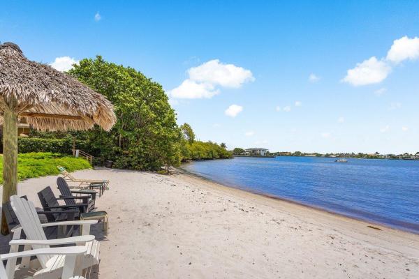Hypoluxo's Mariner's Cay, 800 Scotia Dr #102, Hypoluxo, Florida 33462, image 1