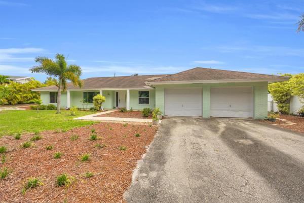Tequesta Country Club, 313 Country Club Dr, Tequesta, Florida 33469, image 1