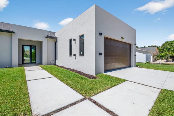 Palm Springs Village, 3920 Espan Ct, Palm Springs, Florida 33461, image 1