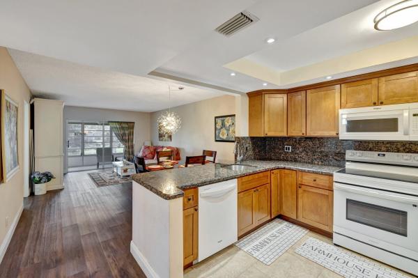 Lauderdale Oaks, 2901 NW 46th Ave #101, Lauderdale Lakes, Florida 33313, image 1