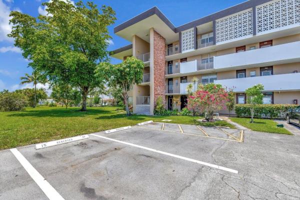 Lauderdale Oaks, 2901 NW 46th Ave #101, Lauderdale Lakes, Florida 33313, image 3