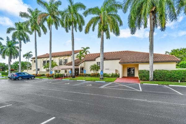 Palm Chase Lakes, 10263 N Circle Lake Dr #201, Boynton Beach, Florida 33437, image 1