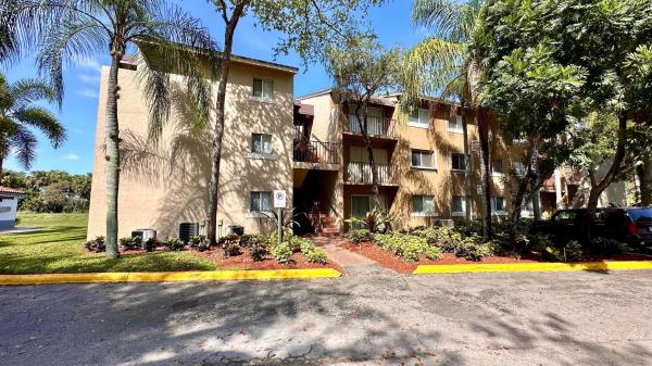 1089 N Benoist Farms Rd #201, West Palm Beach, Florida 33411, image 1