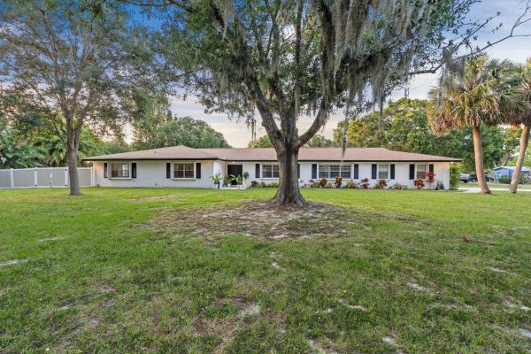 2900 Grove Dr, Fort Pierce, Florida 34981, image 1