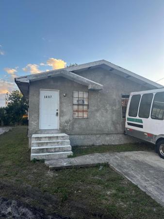 Acrehome Park, 1457 W 32nd St, Riviera Beach, Florida 33404, image 1