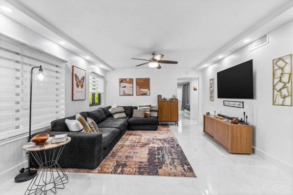 Pine Ridge North 1, 519 Shady Pine Way #C1, Greenacres, Florida 33415, image 1