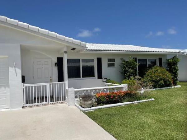 Palm Beach Leisureville, 625 SW 21st Cir, Boynton Beach, Florida 33426, image 1