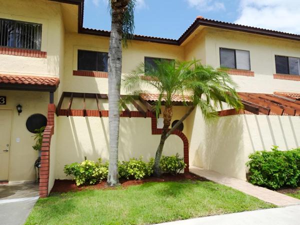 Sunblest Townhomes, 4717 N Pine Island Rd #160, Sunrise, Florida 33351, image 1