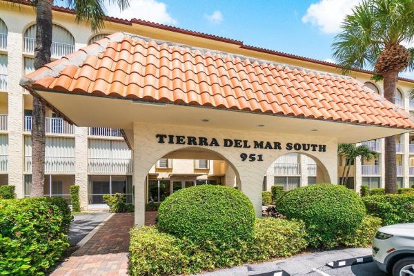 Tierra Del Mar South, 951 De Soto Rd #228, Boca Raton, Florida 33432, image 1
