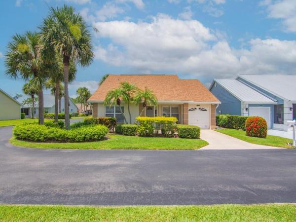 Kings Isle, 326 NW Tuscany Ct, Port St. Lucie, Florida 34986, image 1