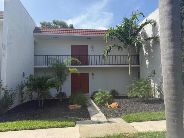 Garden Court Villas, 1723 Embassy Dr #202, West Palm Beach, Florida 33401, image 1